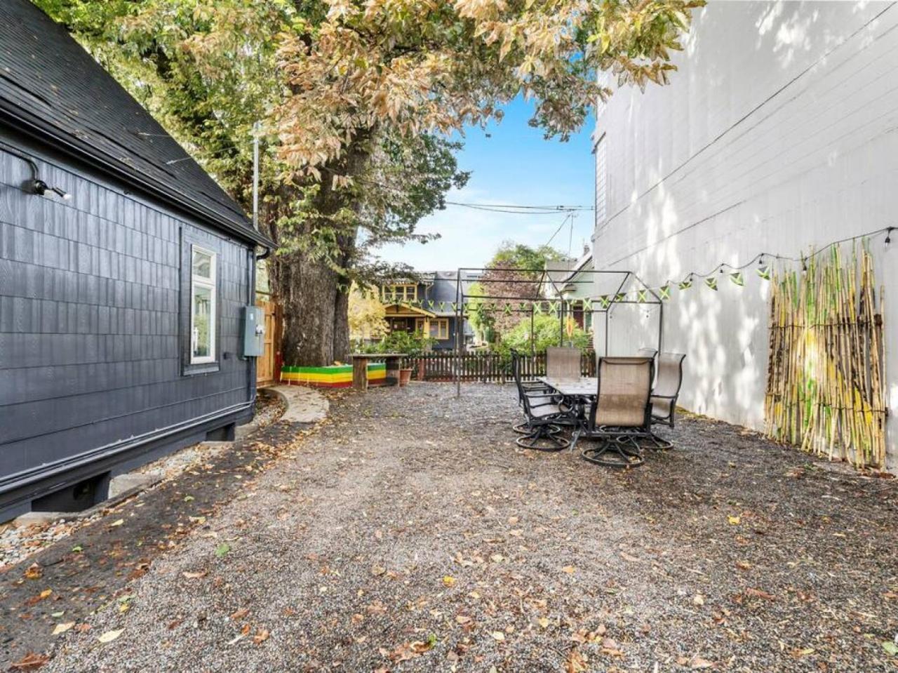 The Auric Door Inn On N Mississippi Portland Bagian luar foto